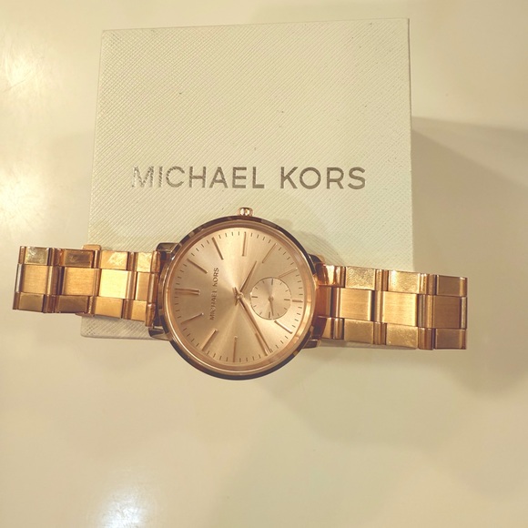 Michael Kors Rose Gold Watch - Picture 1 of 3